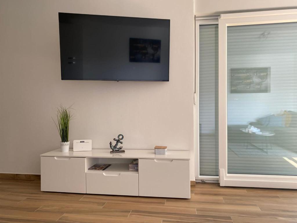 Adria-Appartment-Island-Vir #Sea #Beach #Wifi #Privateparking #Netflix Екстер'єр фото